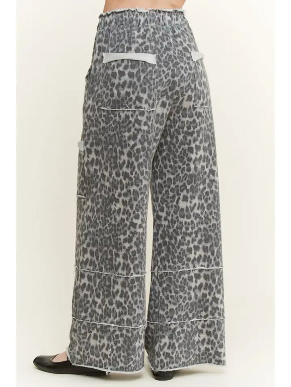 NEW - J Her now in PLUS SIZES -J8 Mineral Washed Cheetah Pants - Picture 2 of 4